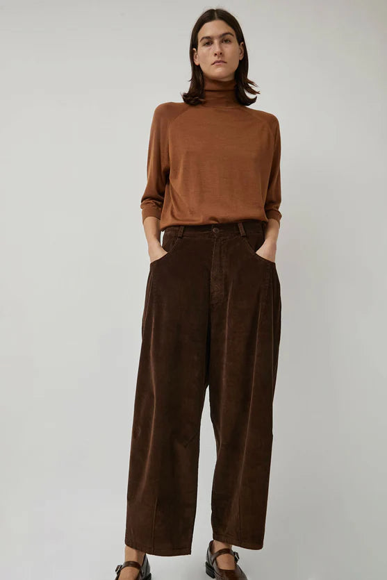 Corduroy Baggy Pants in Brown, from Cordera